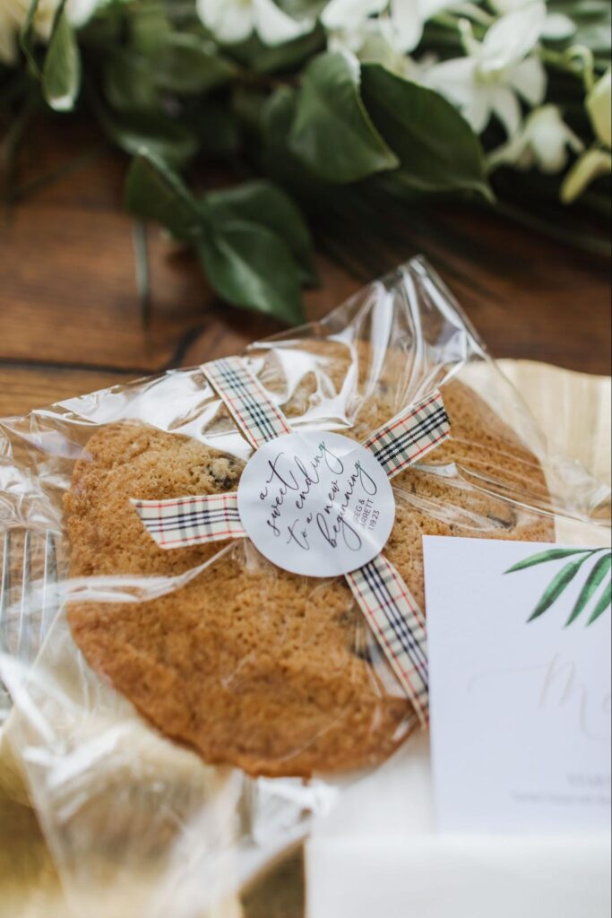 close up of a cookie wedding favor 